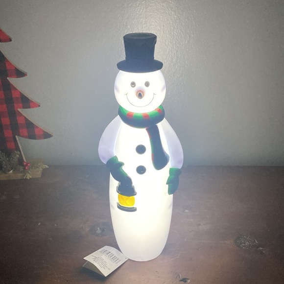 NWT- 14” LED Light Up Adorable Snowman Decoration 🔋 Operated - Picture 17 of 17